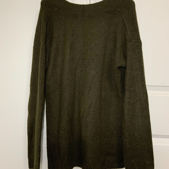 Olive green H&M v neck sweater - Picture 2 of 3